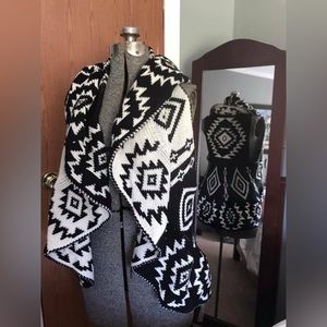 Aztec Print Sleeveless Sweater
